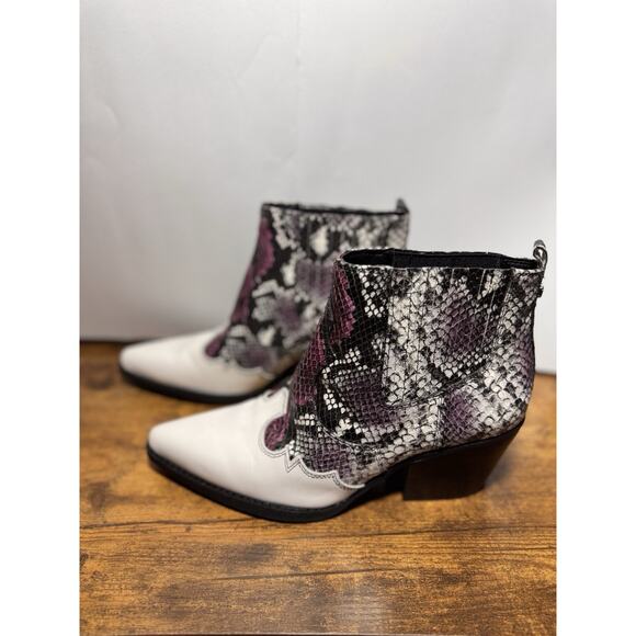 Sam Edelman Winona Bootie In Berry/White Snake Print Women’s Size 7.5 - Picture 11 of 12